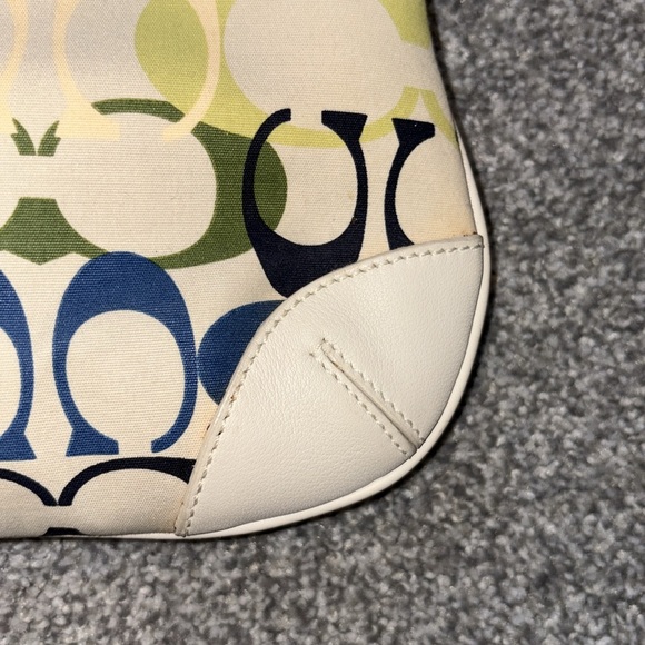 🩵Vintage Y2K Limited addition coach bag!💙 - Picture 9 of 12